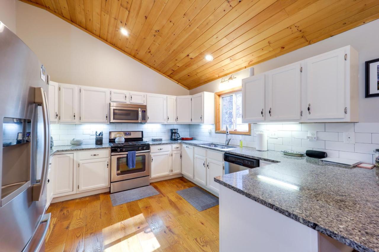 Pet-Friendly Spruce Pine Cabin With Private Fire Pit Екстериор снимка