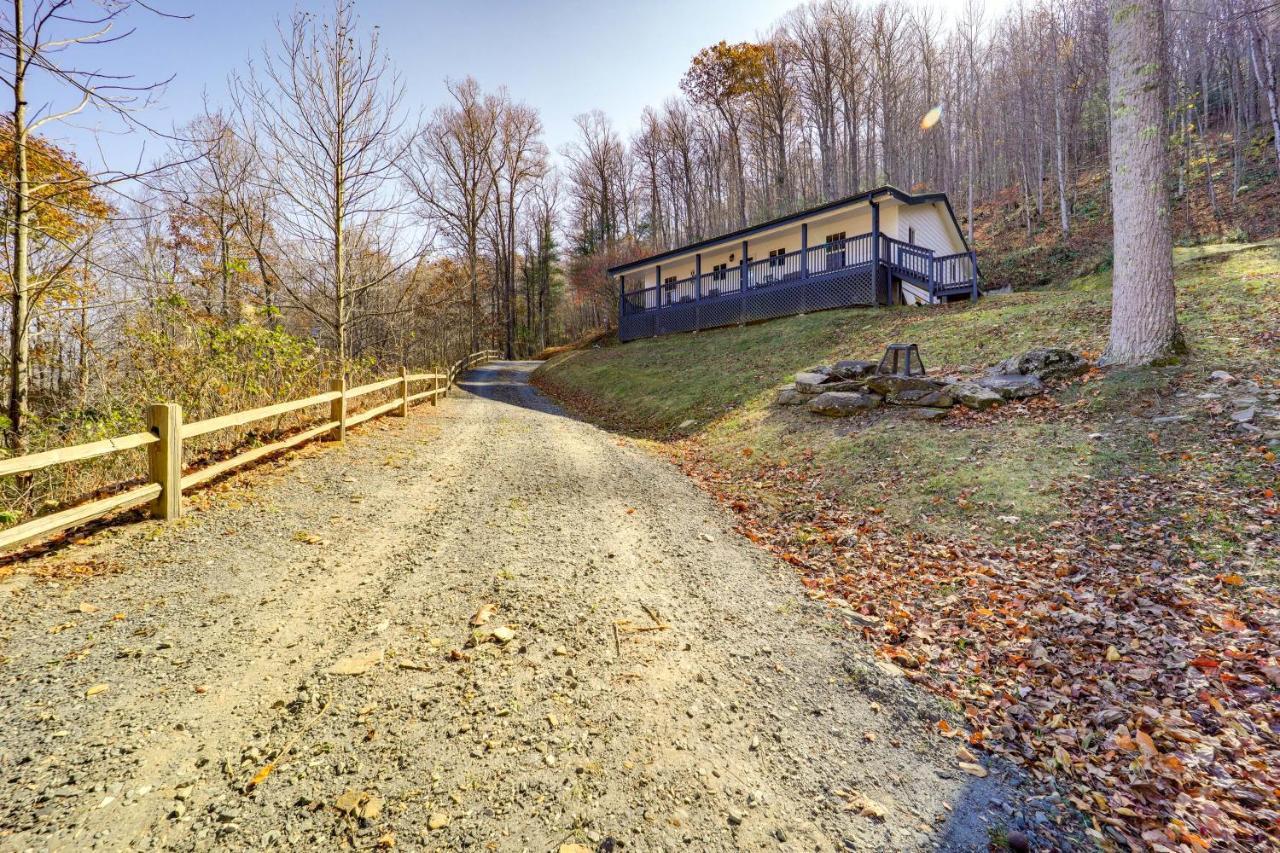 Pet-Friendly Spruce Pine Cabin With Private Fire Pit Екстериор снимка