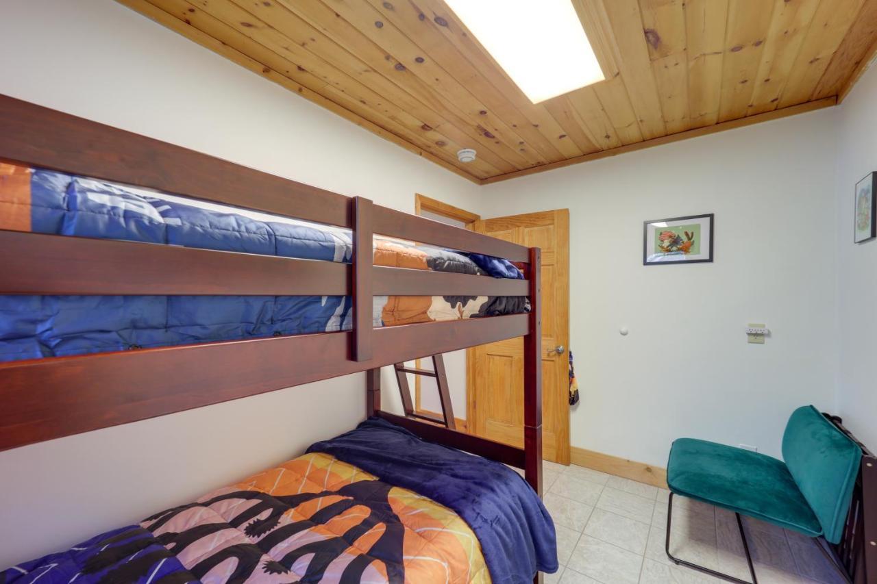 Pet-Friendly Spruce Pine Cabin With Private Fire Pit Екстериор снимка